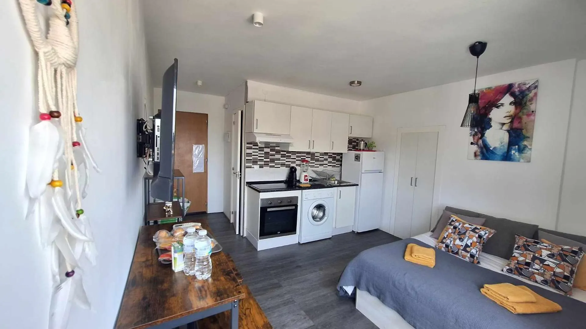 Casa Zoe - Apartamentos En Suite Budha - Buenas Vibras! Edificio #Lasnaciones 베날마데나코스타 스페인