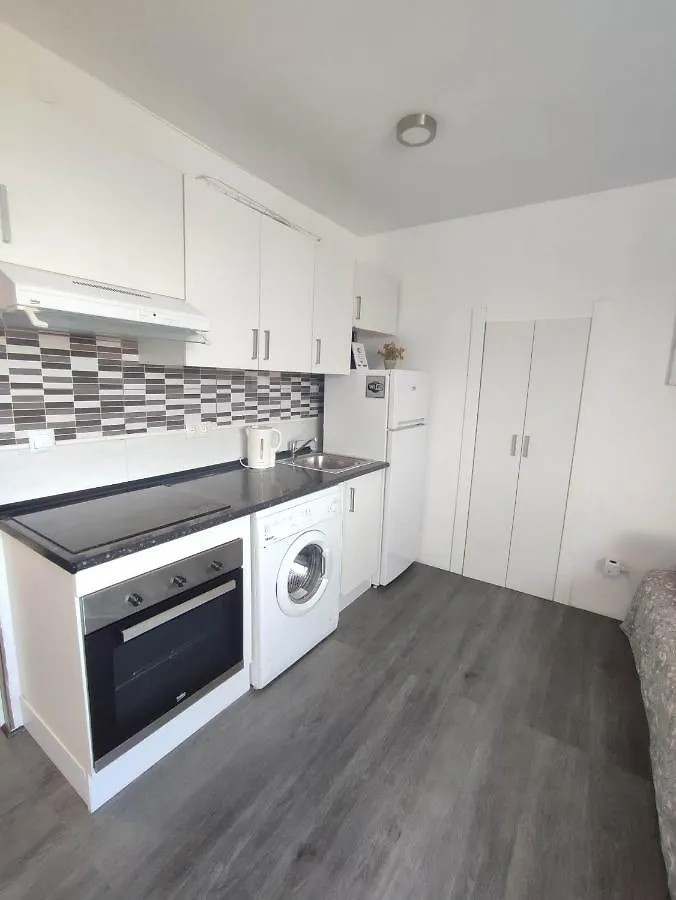 Casa Zoe - Apartamentos En Suite Budha - Buenas Vibras! Edificio #Lasnaciones Benalmádena 0*,  Espanha