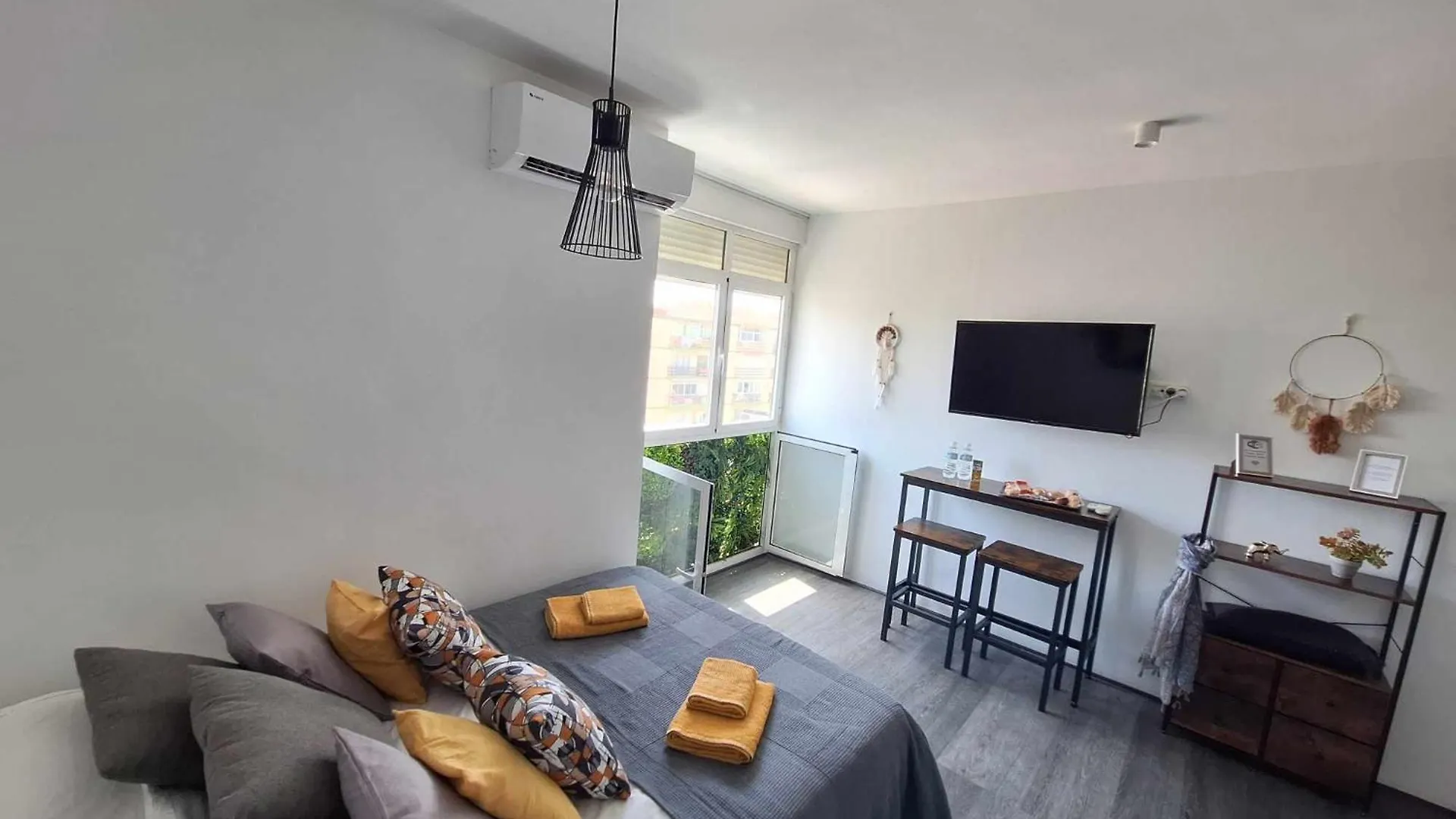 Casa Zoe - Apartamentos En Suite Budha - Buenas Vibras! Edificio #Lasnaciones Benalmádena