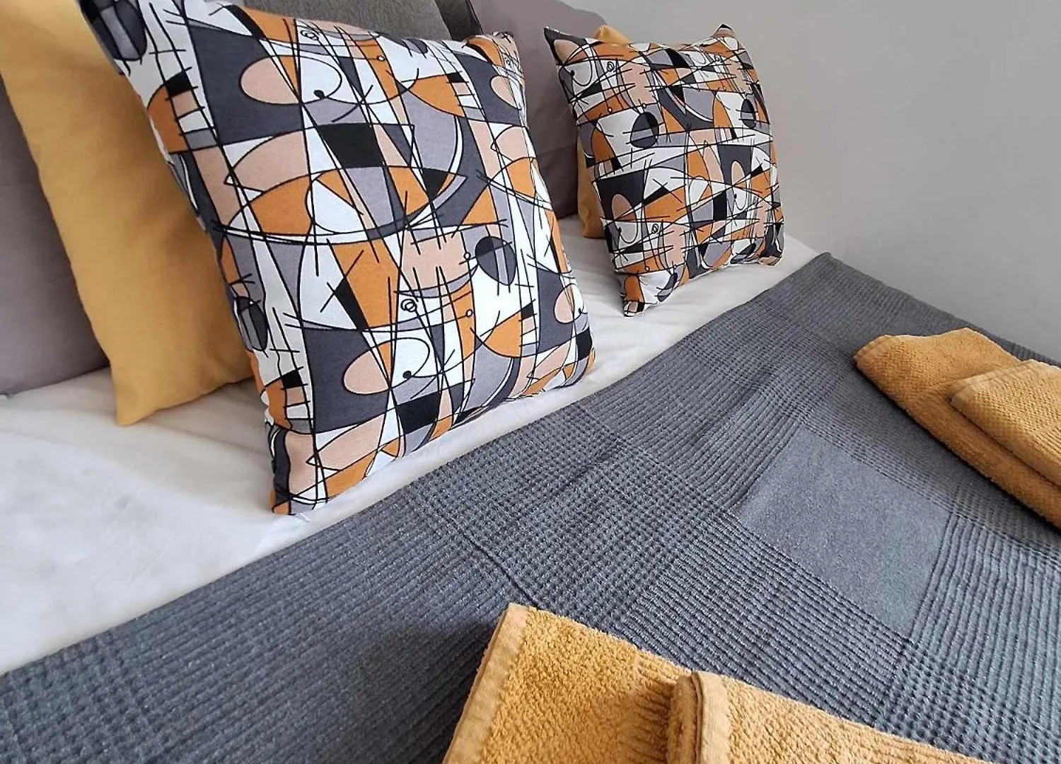 Casa Zoe - Apartamentos En Suite Budha - Buenas Vibras! Edificio #Lasnaciones Benalmádena 0*,  Espanha
