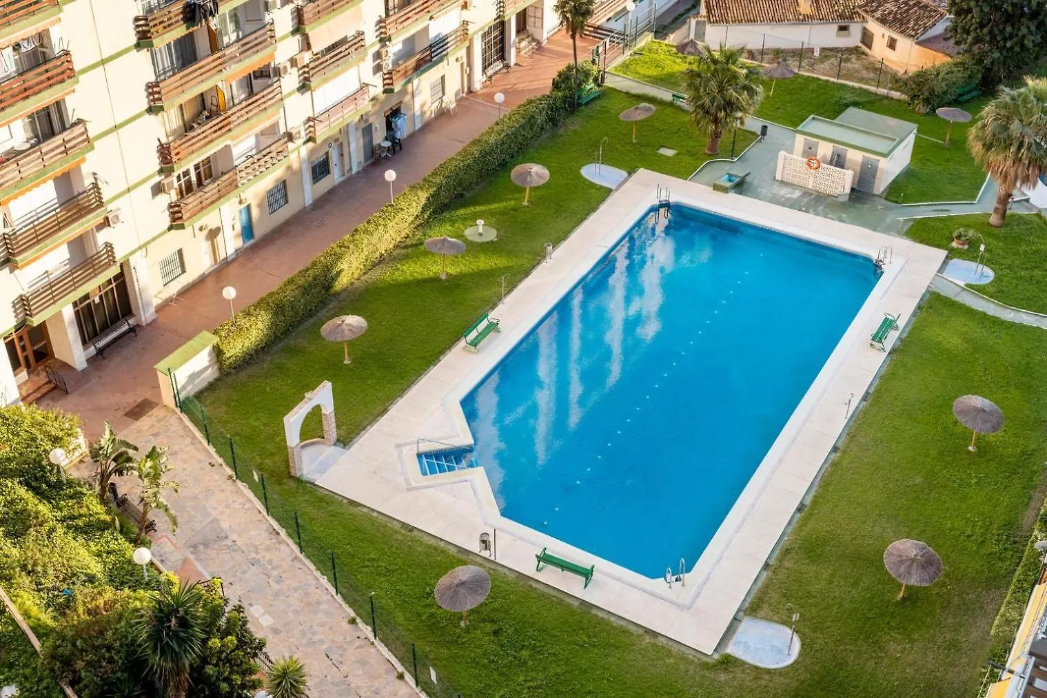 Casa Zoe - Apartamentos En Suite Budha - Buenas Vibras! Edificio #Lasnaciones Benalmádena 0*,  Espanha