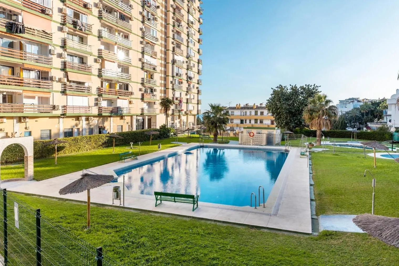 Casa Zoe - Apartamentos En Suite Budha - Buenas Vibras! Edificio #Lasnaciones Benalmádena