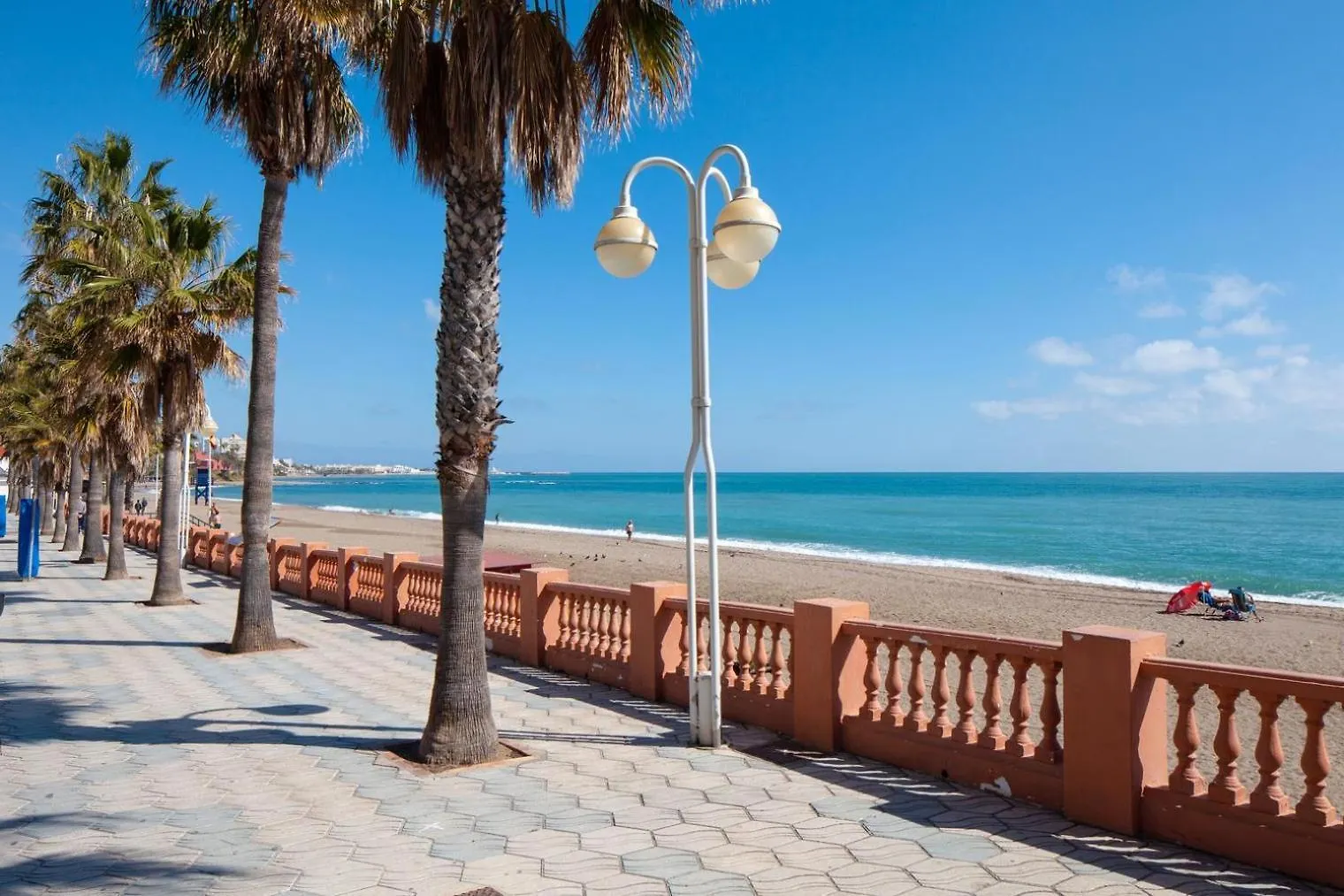 Casa Zoe - Apartamentos En Suite Budha - Buenas Vibras! Edificio #Lasnaciones Benalmádena