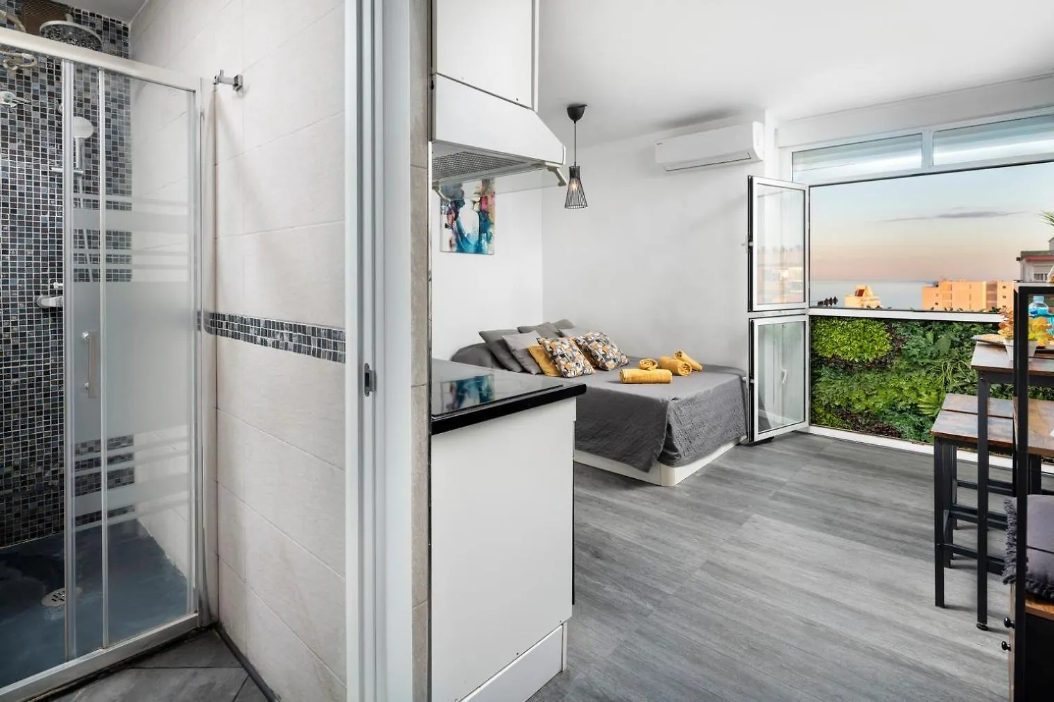 Casa Zoe - Apartamentos En Suite Budha - Buenas Vibras! Edificio #Lasnaciones Benalmádena