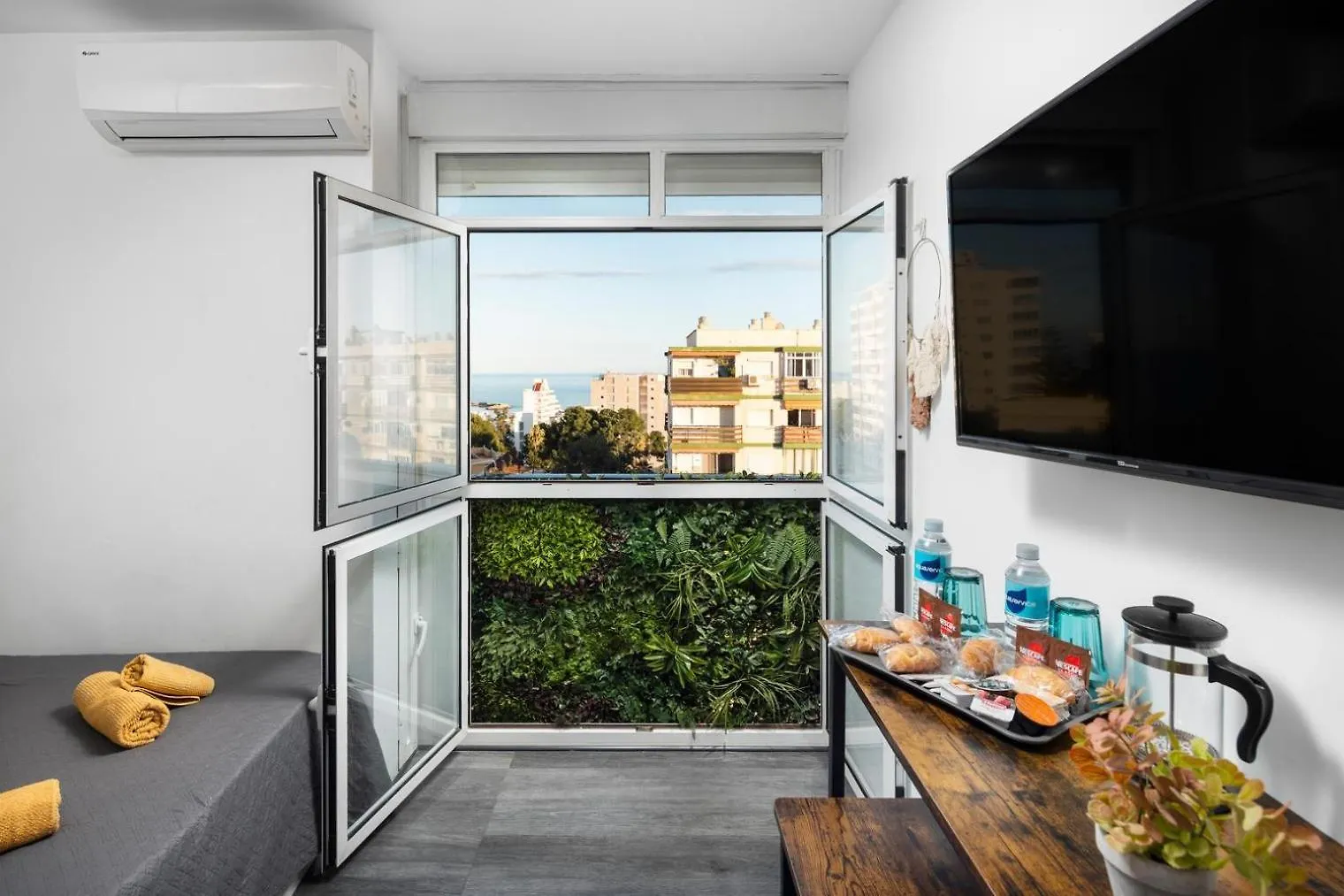 Casa Zoe - Apartamentos En Suite Budha - Buenas Vibras! Edificio #Lasnaciones Benalmádena