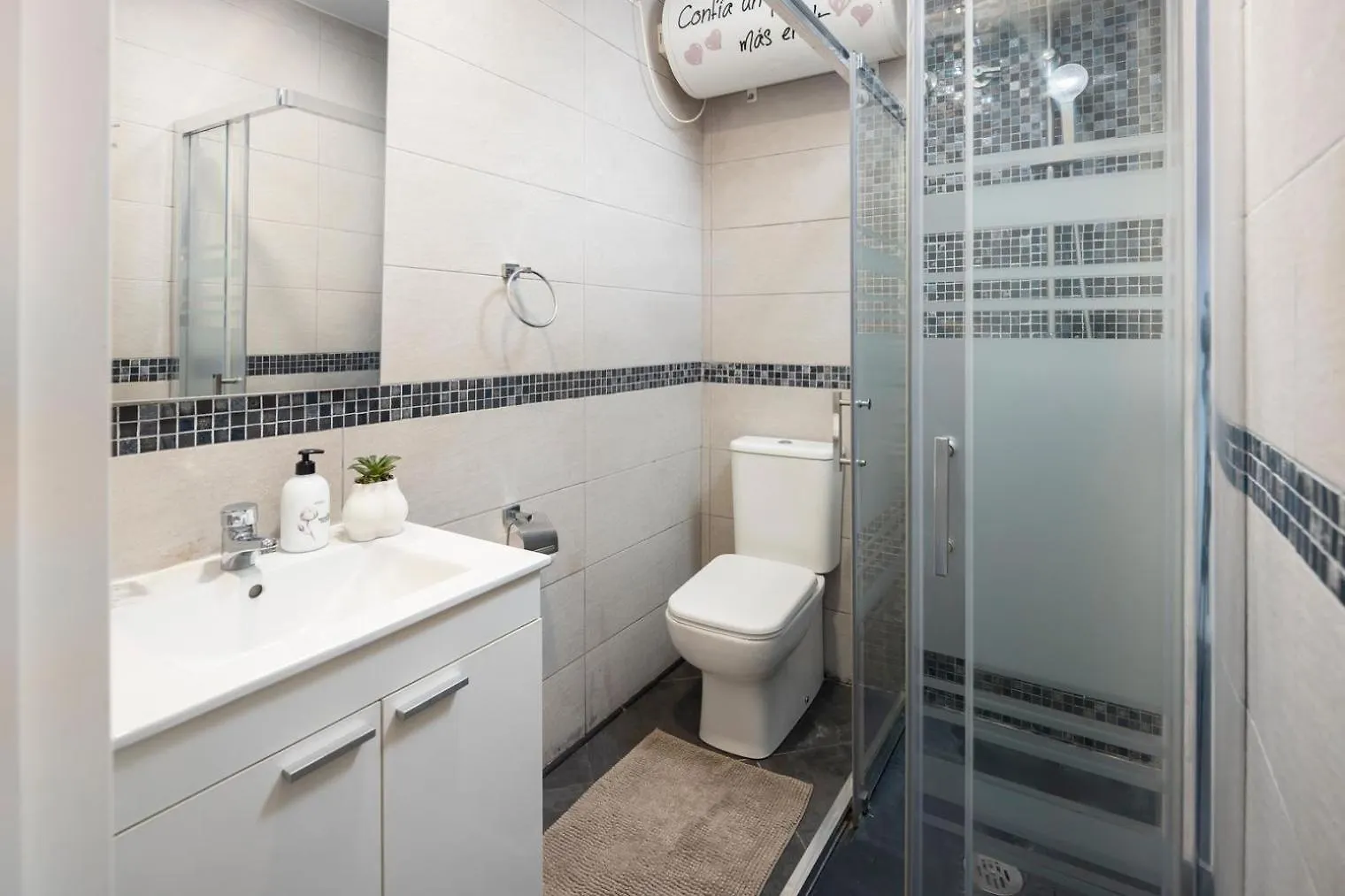 Casa Zoe - Apartamentos En Suite Budha - Buenas Vibras! Edificio #Lasnaciones Benalmádena