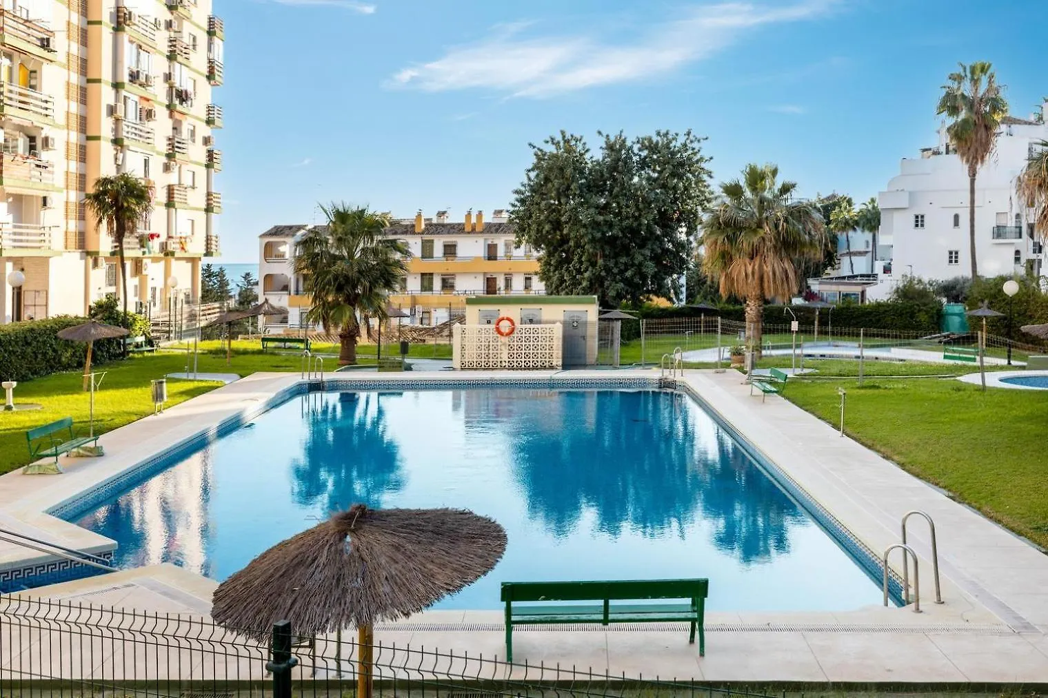 Casa Zoe - Apartamentos En Suite Budha - Buenas Vibras! Edificio #Lasnaciones Benalmádena